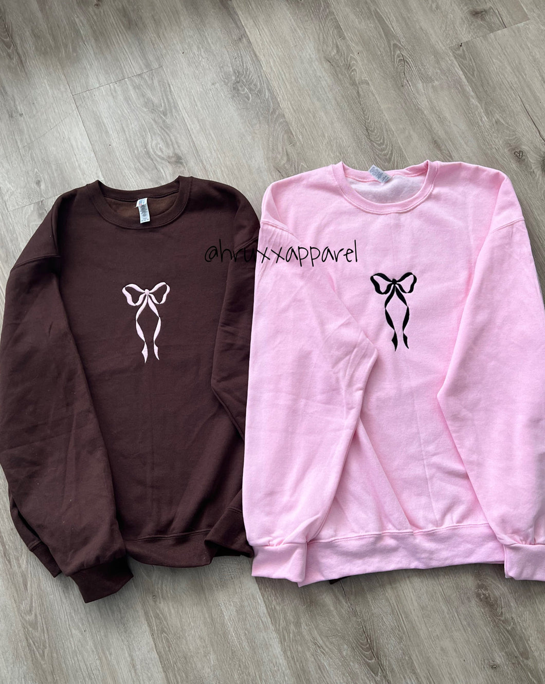 Bow Embroidery Crewneck